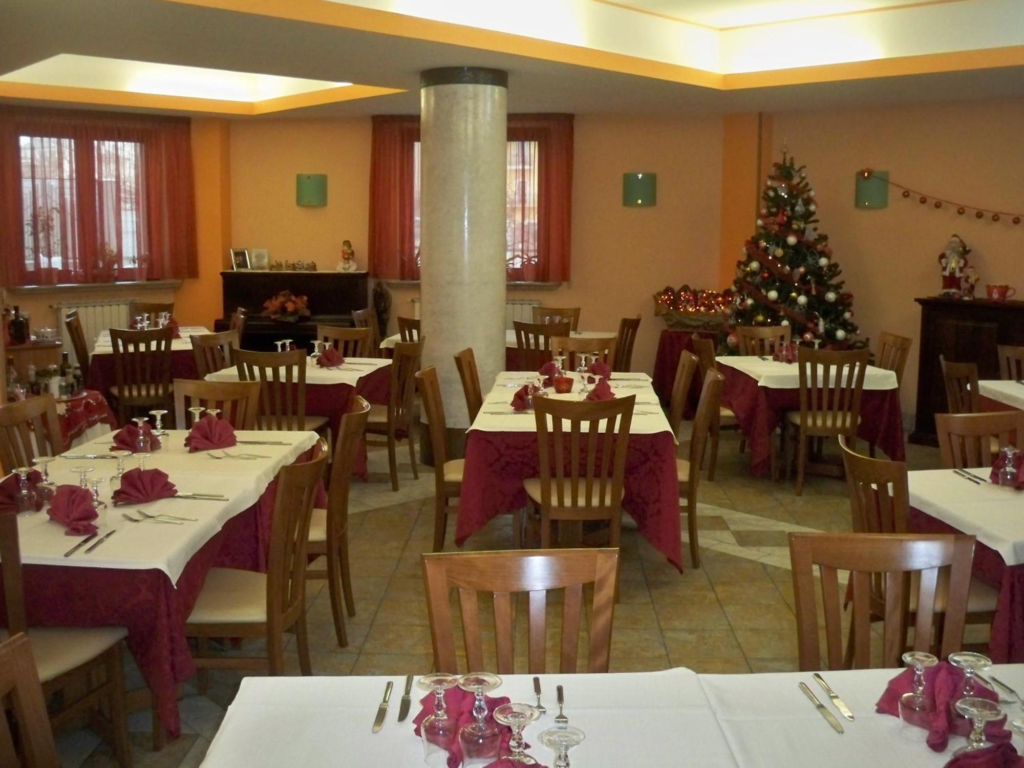Albergo Corradetti Castel Di Sangro Exterior photo